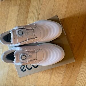 Ecco Men's Light Pink Athletic Shoes